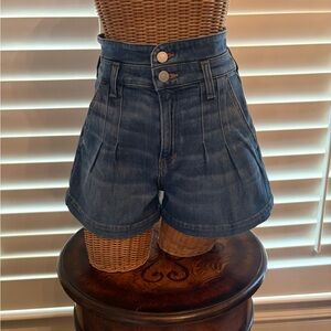 Veronica Beard Pleated High Waisted Denim Shorts 26/2